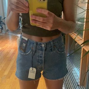 NWT Levi’s 501 high rise jean short, button fly. Perfect condition- never worn!